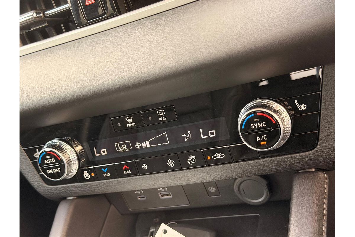 2023 Mitsubishi Outlander PHEV Exceed ZM