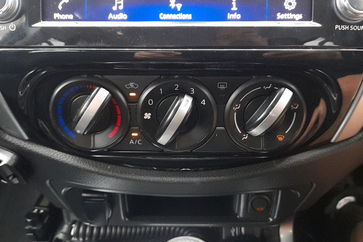 2022 Nissan Navara SL D23 Rear Wheel Drive