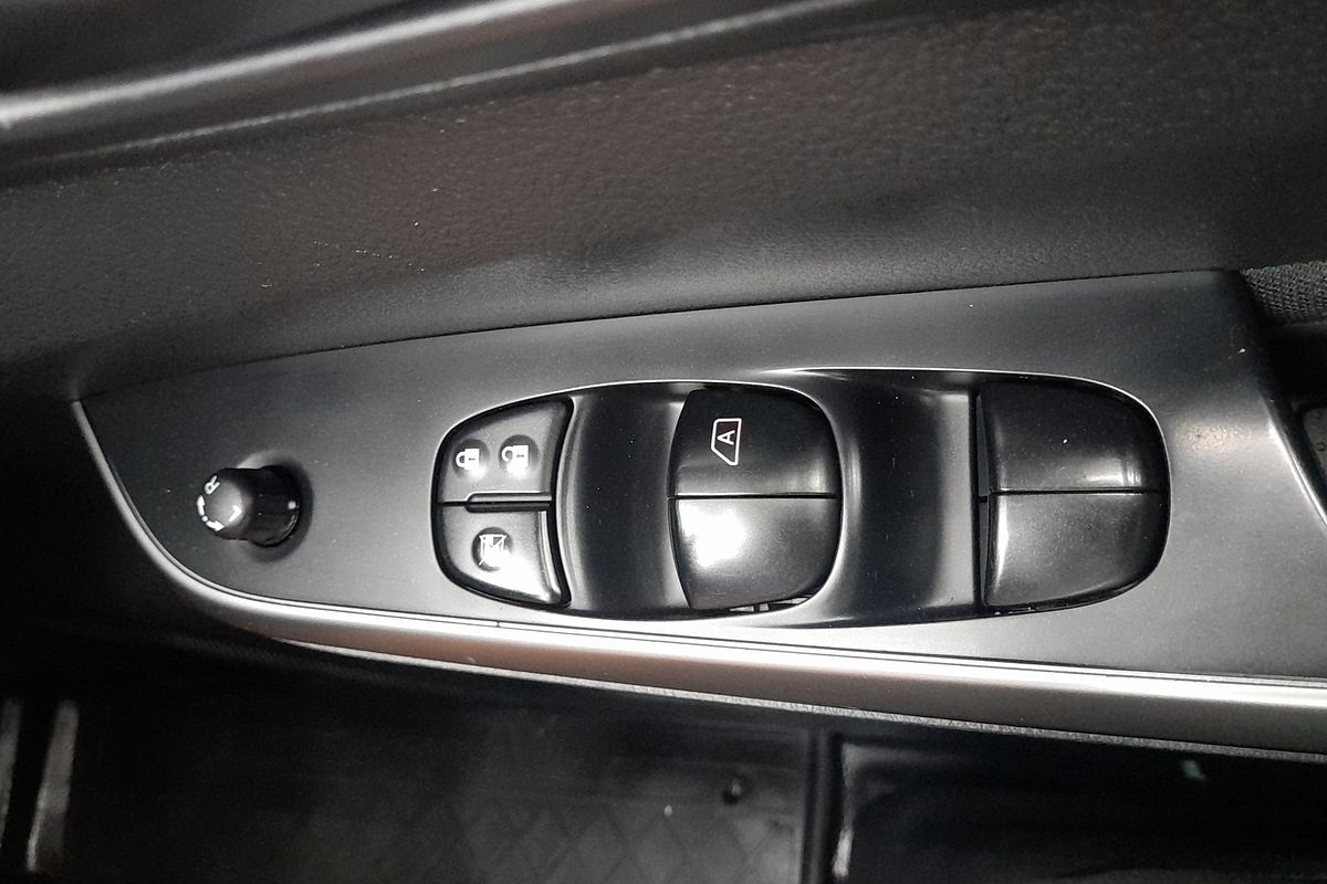 2022 Nissan Navara SL D23 Rear Wheel Drive