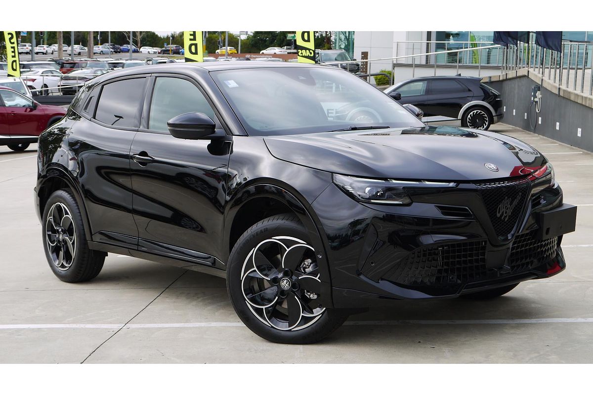 2025 Alfa Romeo Junior Ibrida Series 0