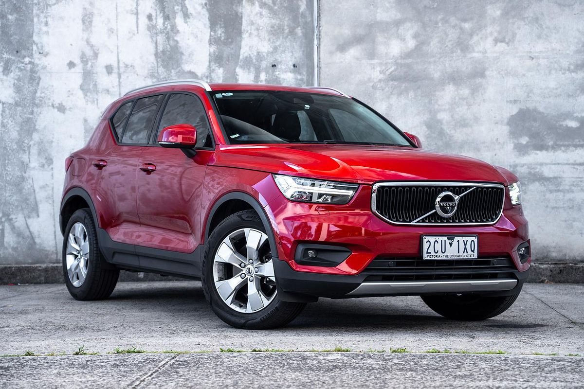2019 Volvo XC40 T4 Momentum