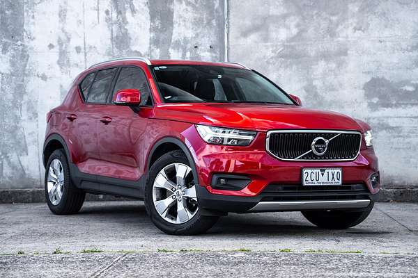 2019 Volvo XC40 T4 Momentum
