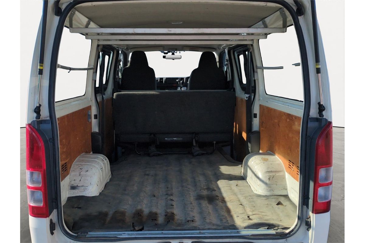 2015 Toyota Hiace DX 4WD