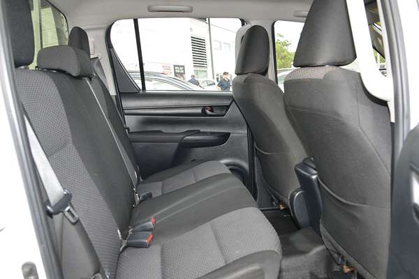 2020 Toyota Hilux Workmate GUN125R 4X4 thumb-7