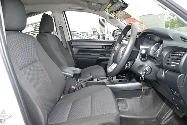 2020 Toyota Hilux Workmate GUN125R 4X4 thumb-8