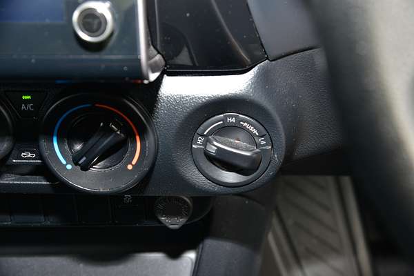 2020 Toyota Hilux Workmate GUN125R 4X4 thumb-11