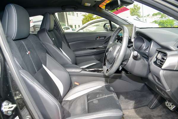 2022 Toyota C-HR GR Sport ZYX10R thumb-9