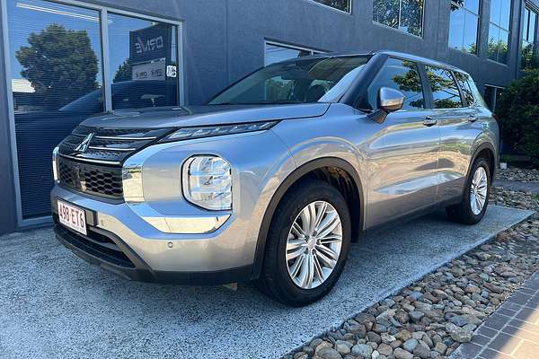 2022 Mitsubishi Outlander ES ZM