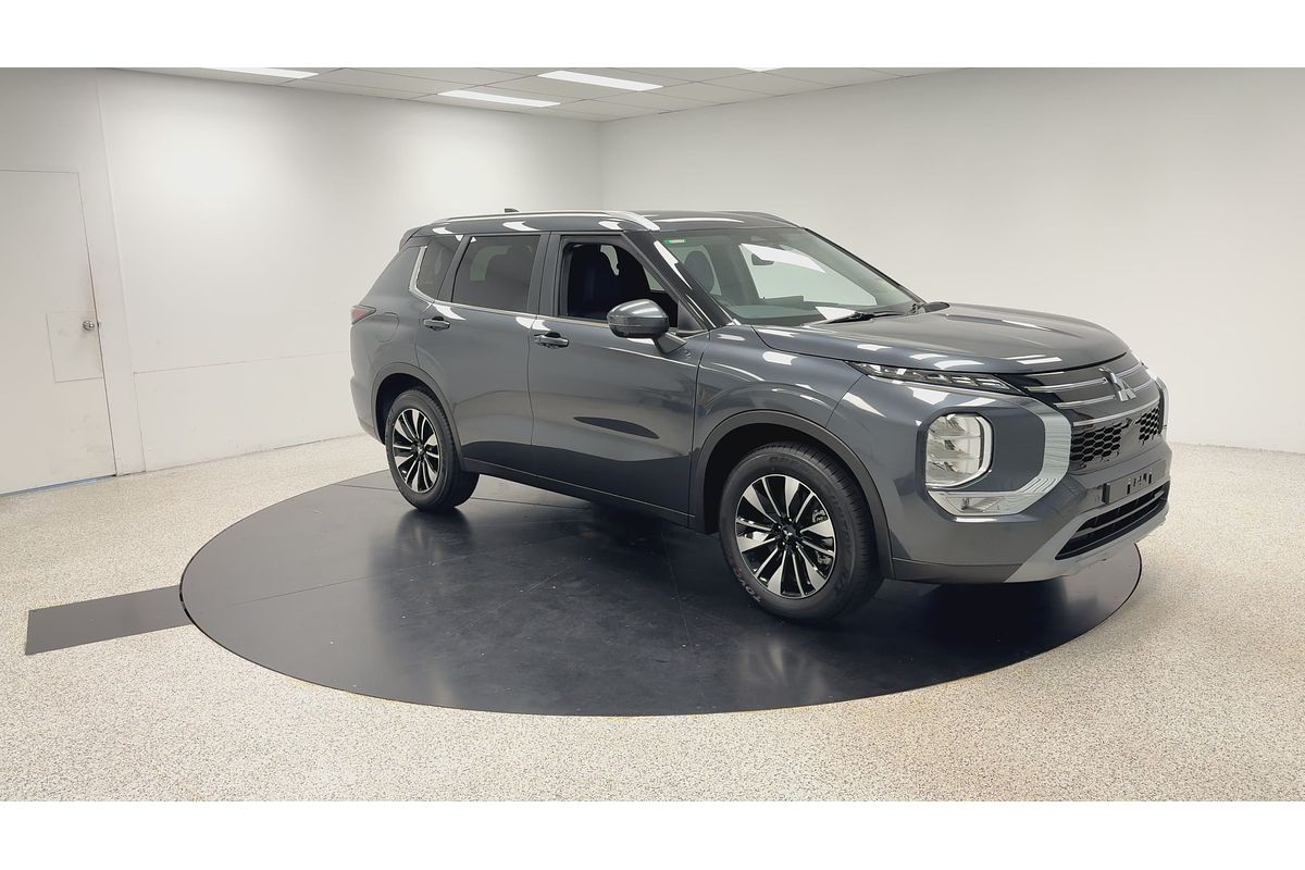 2025 Mitsubishi Outlander LS ZM