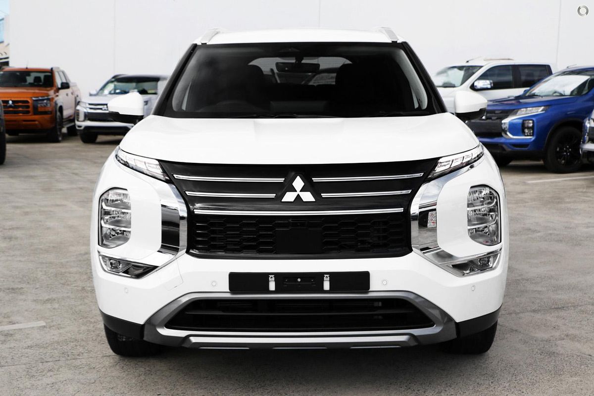 2025 Mitsubishi Outlander LS ZM