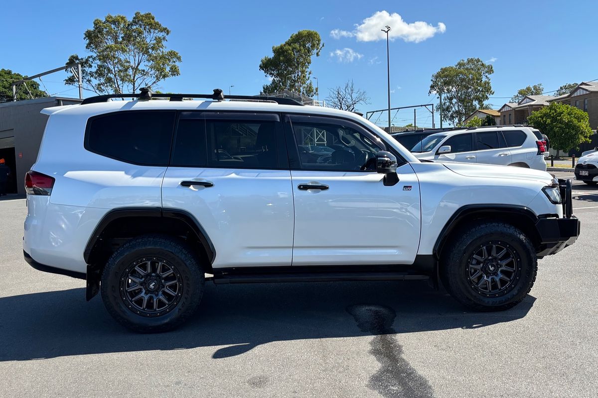 2022 Toyota Landcruiser GR Sport FJA300R