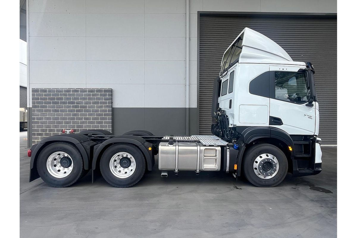 2025 Iveco S-Way AT460
