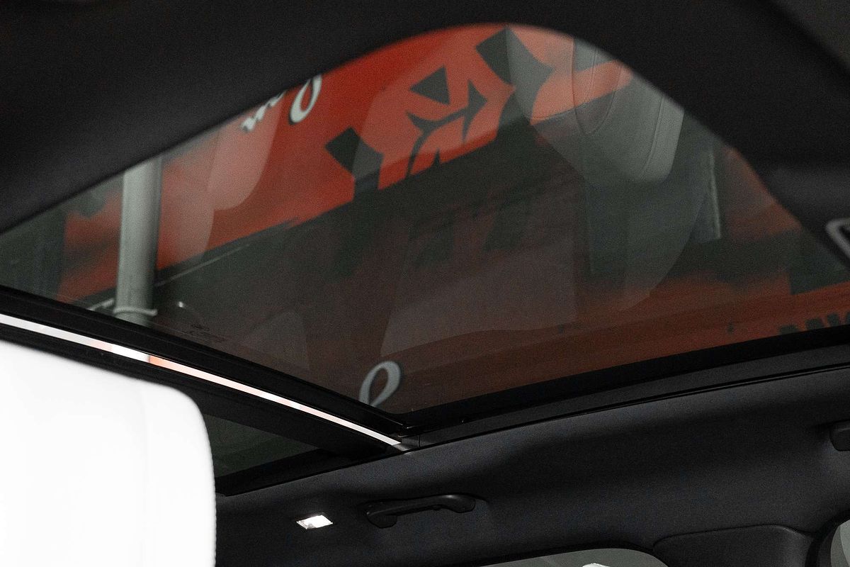 2019 Land Rover Range Rover Velar D300 R-Dynamic HSE L560