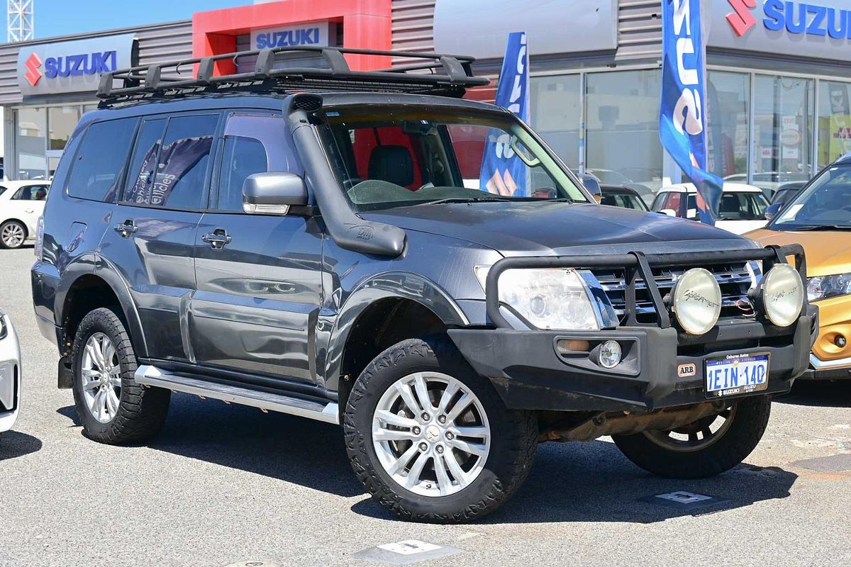 2013 Mitsubishi Pajero VR-X NW