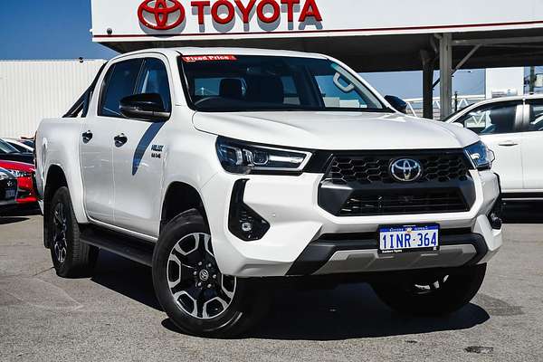 2025 Toyota Hilux SR5 48V GUN126R 4X4