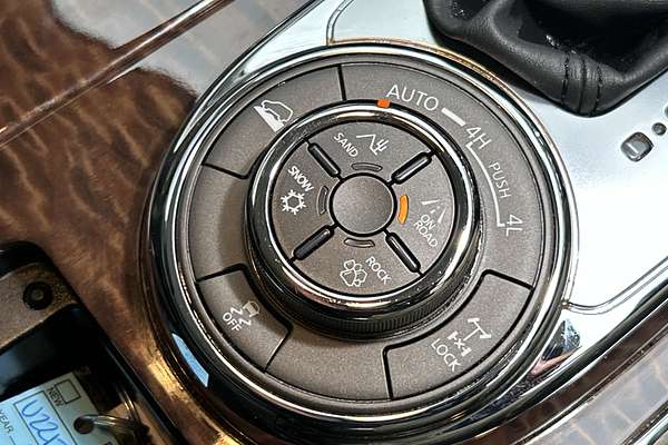 2023 Nissan Patrol Ti Y62 thumb-17