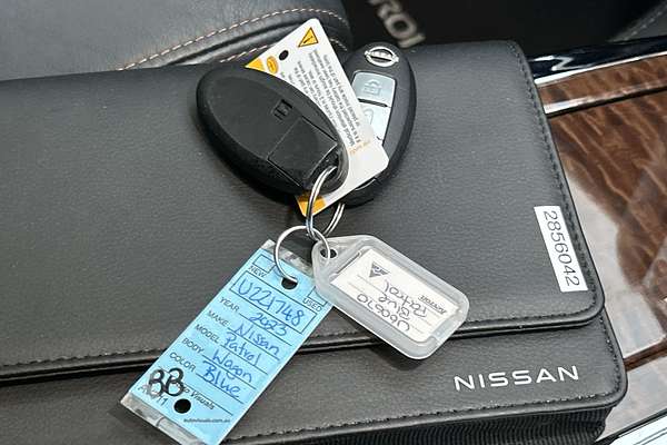 2023 Nissan Patrol Ti Y62 thumb-22