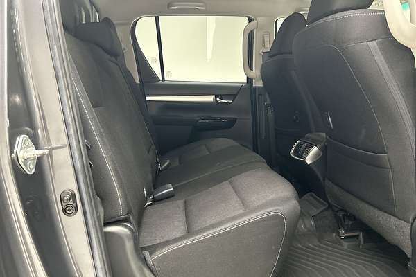 2020 Toyota Hilux SR5 GUN126R 4X4 thumb-11