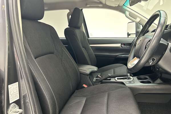 2020 Toyota Hilux SR5 GUN126R 4X4 thumb-12