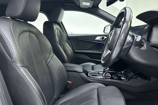 2019 BMW 1 Series 118i M Sport F40 thumb-12