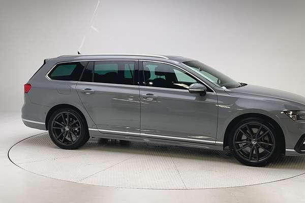 2022 Volkswagen Passat 206TSI R-Line B8 thumb-3