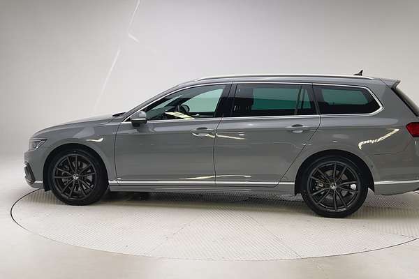 2022 Volkswagen Passat 206TSI R-Line B8 thumb-7