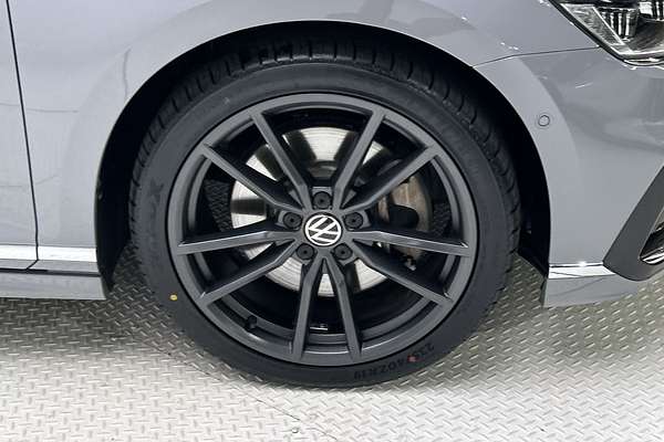 2022 Volkswagen Passat 206TSI R-Line B8 thumb-9