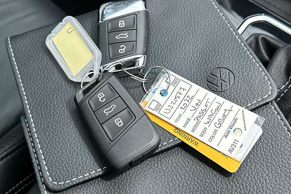 2022 Volkswagen Passat 206TSI R-Line B8 thumb-22