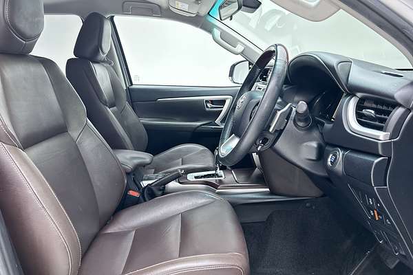 2020 Toyota Fortuner Crusade GUN156R thumb-12