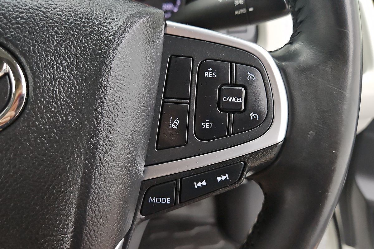 2020 Toyota Hiace Commuter GDH322R ELWB High Roof