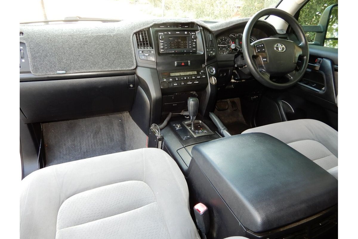 2011 Toyota Landcruiser GXL VDJ200R