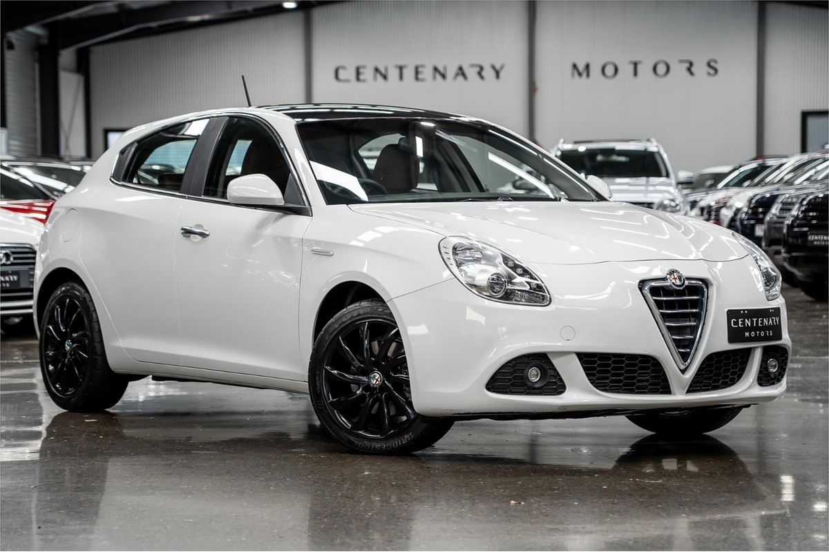 2013 Alfa Romeo Giulietta Distinctive Series 0