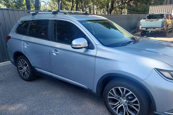 2017 Mitsubishi Outlander LS Safety Pack ZK thumb-0