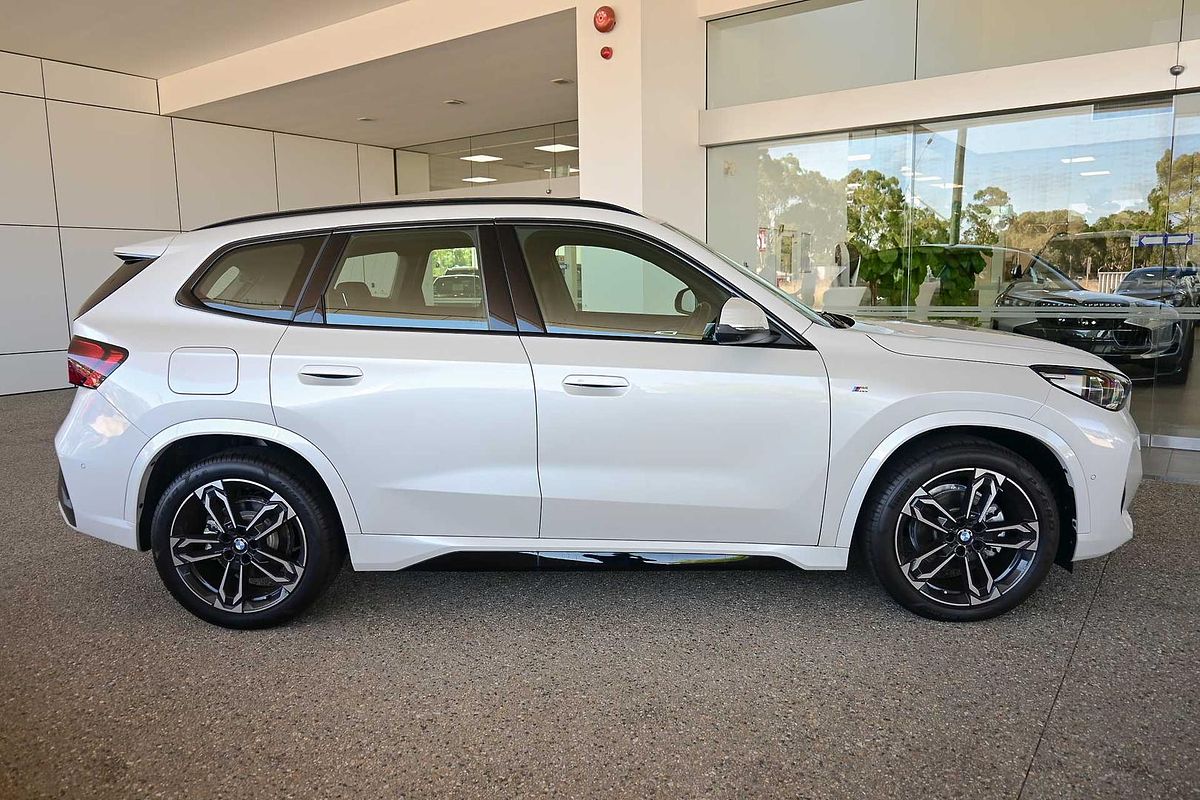 2025 BMW X1 xDrive20i U11