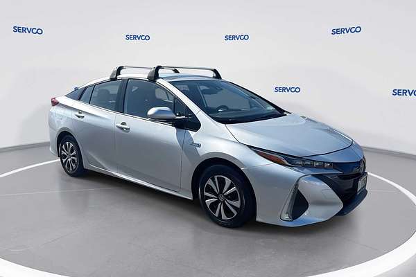 2020 Toyota Prius LE