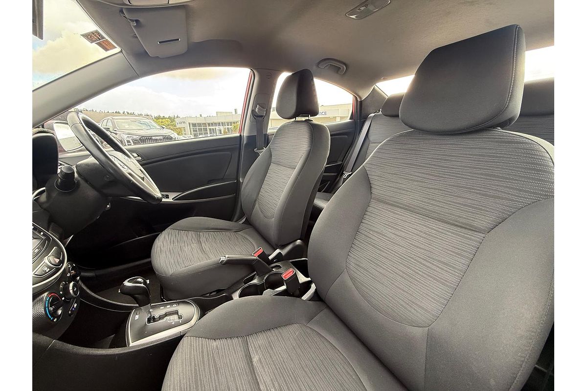 2017 Hyundai Accent Sport RB6