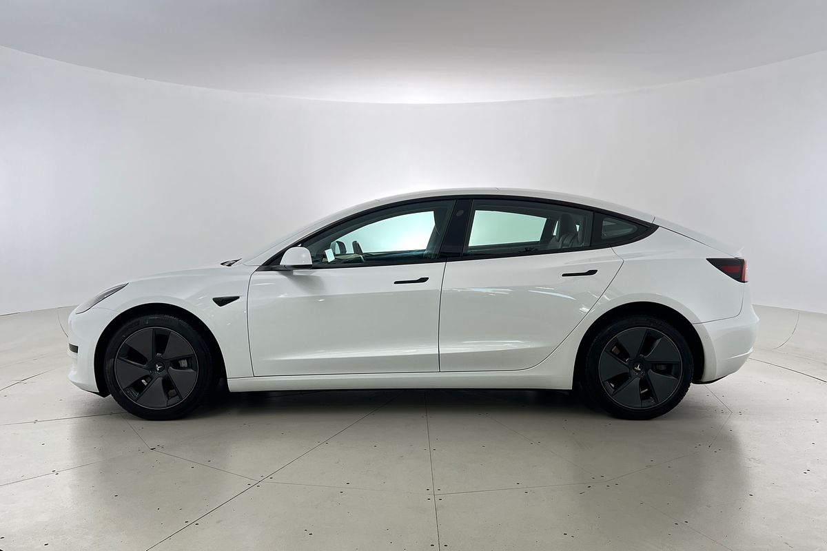 2022 Tesla Model 3 Rear-Wheel Drive