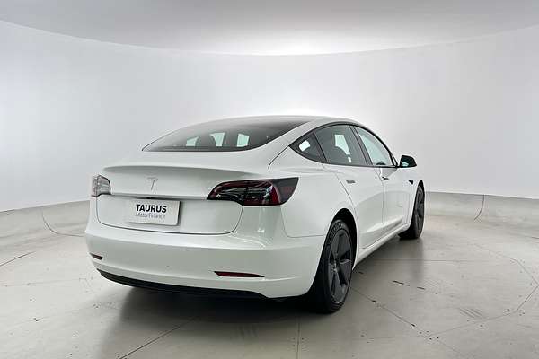 2022 Tesla Model 3 Rear-Wheel Drive thumb-4