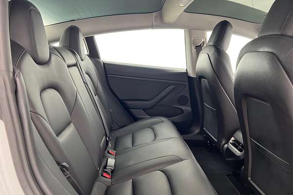 2022 Tesla Model 3 Rear-Wheel Drive thumb-10