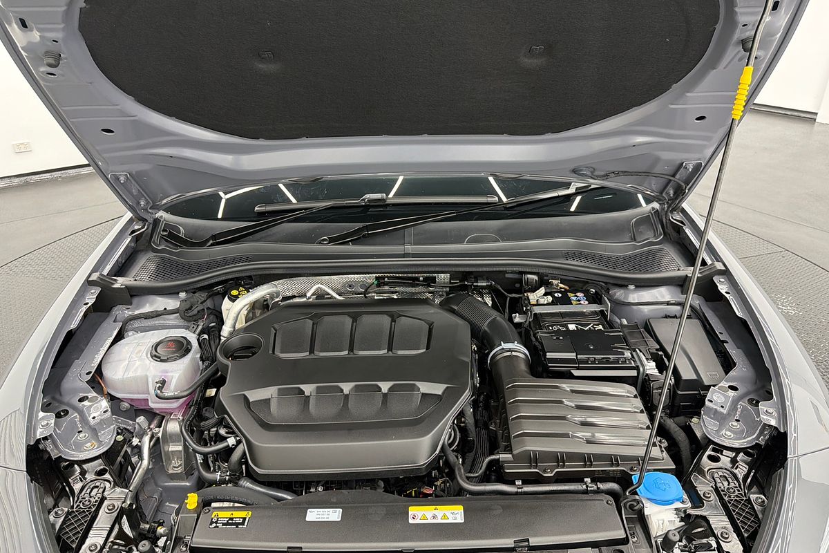 2025 CUPRA Leon VZx KL