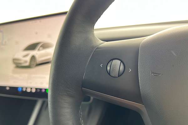 2022 Tesla Model 3 Rear-Wheel Drive thumb-15