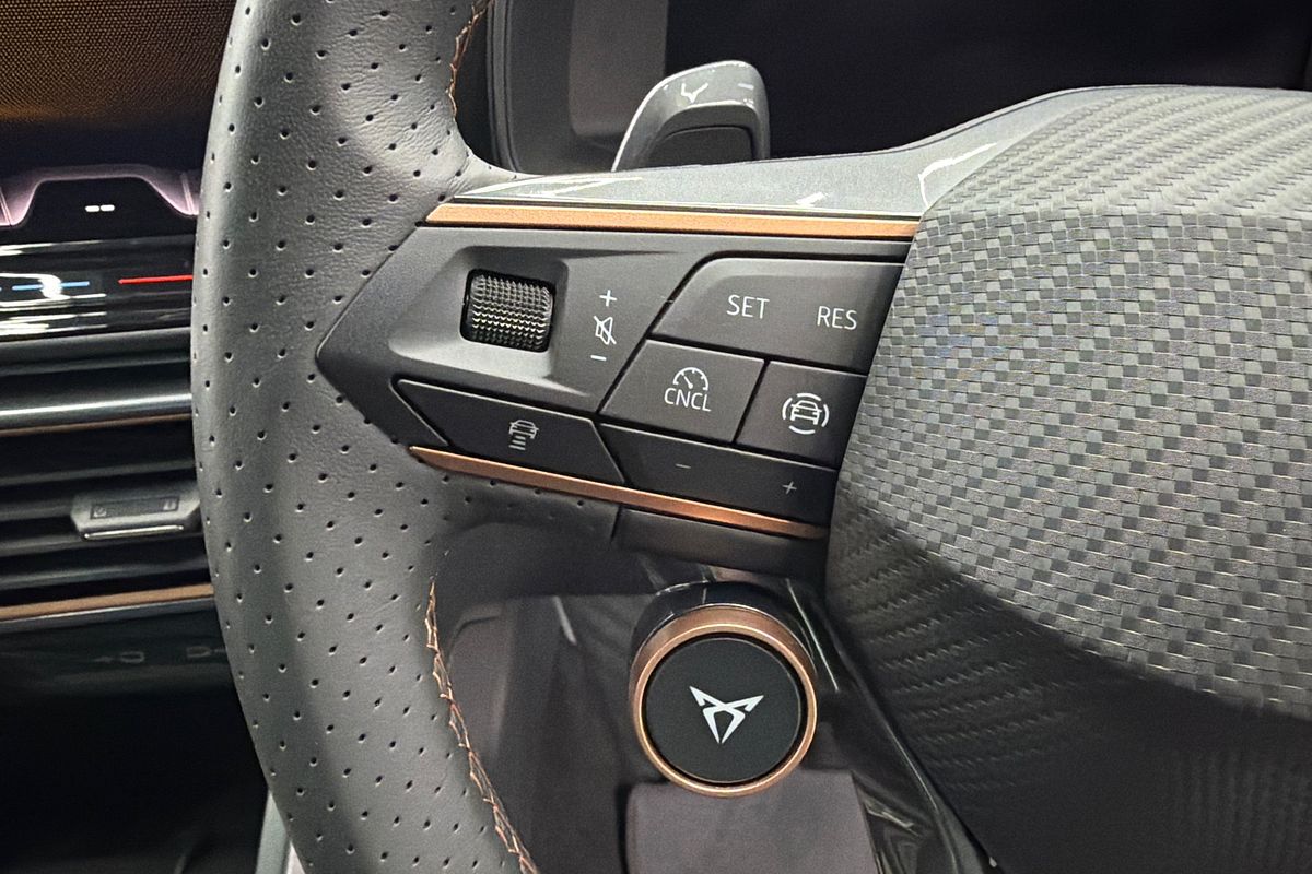 2025 CUPRA Leon VZx KL