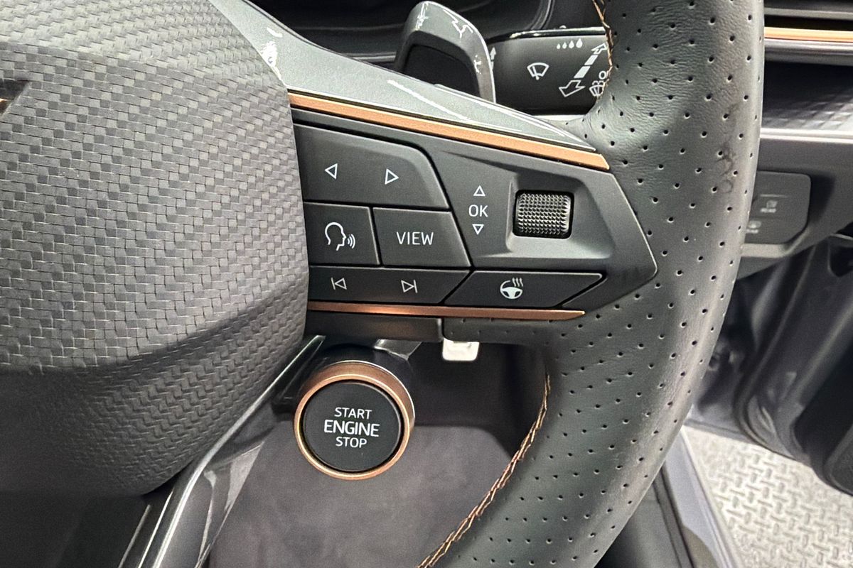 2025 CUPRA Leon VZx KL