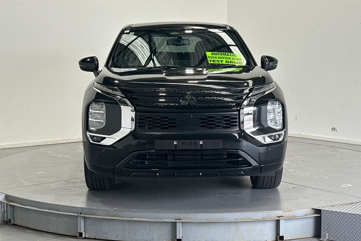 2023 Mitsubishi Outlander LS ZM