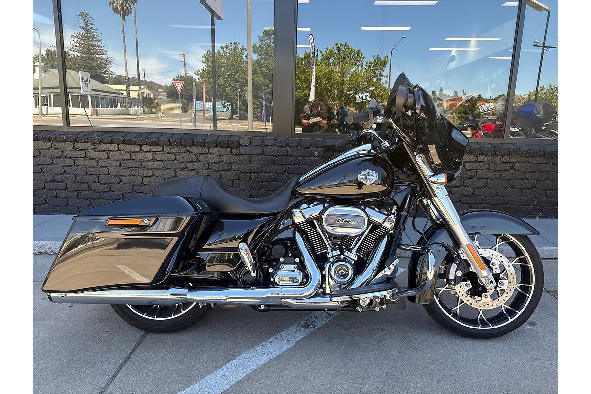 2022 Harley-Davidson Street Glide Special 114 (FLHXS) Touring