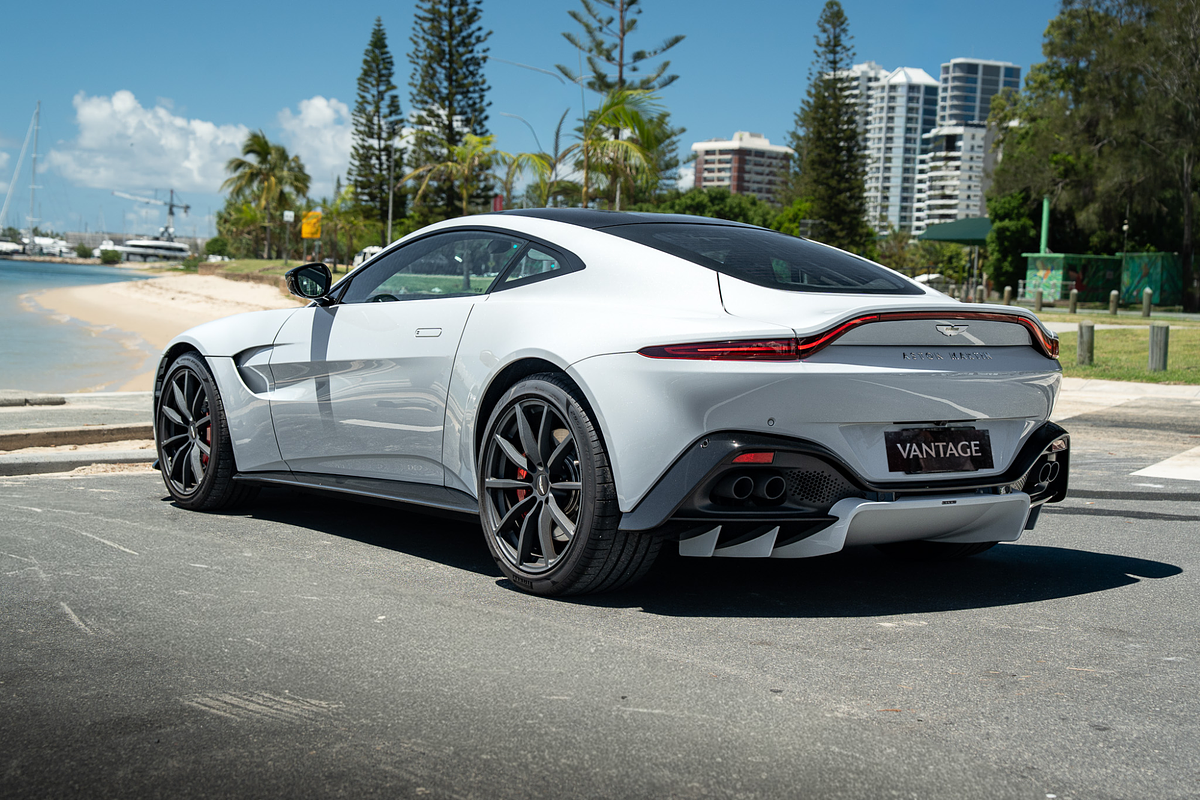 2022 Aston Martin Vantage