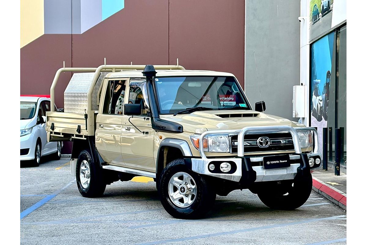 2020 Toyota LC Military LC Military GXL 4.5L T Diesel Manual Dual Cab Chassis