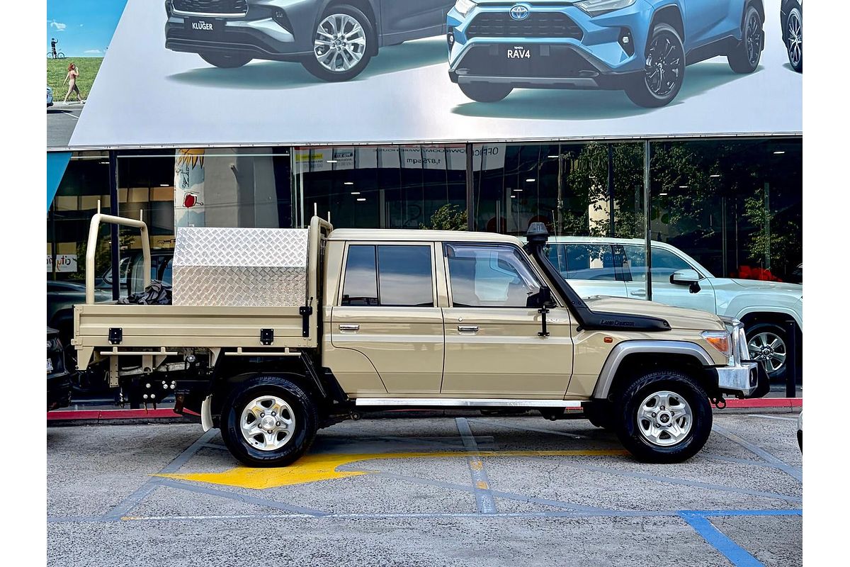 2020 Toyota LC Military LC Military GXL 4.5L T Diesel Manual Dual Cab Chassis