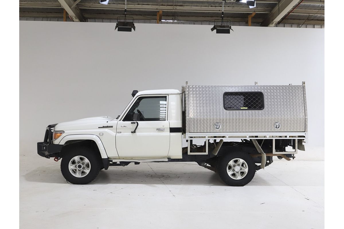 LC Military GXL 4.5L T Diesel Manual Single C/Chassis