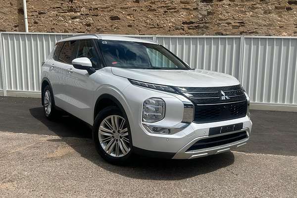 2022 Mitsubishi Outlander LS ZM